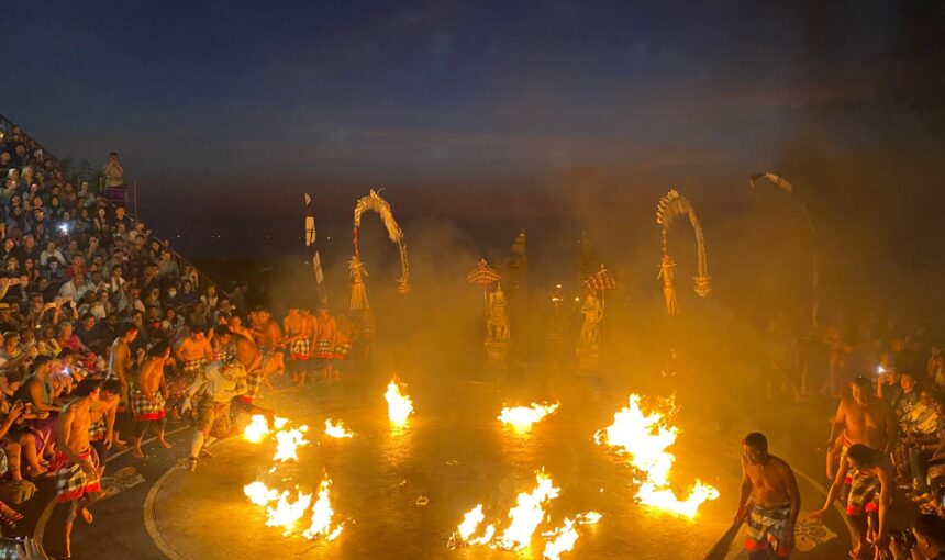 Half Day Tour Kecak Dance Uluwatu & Jimbaran Seafood Dinner
